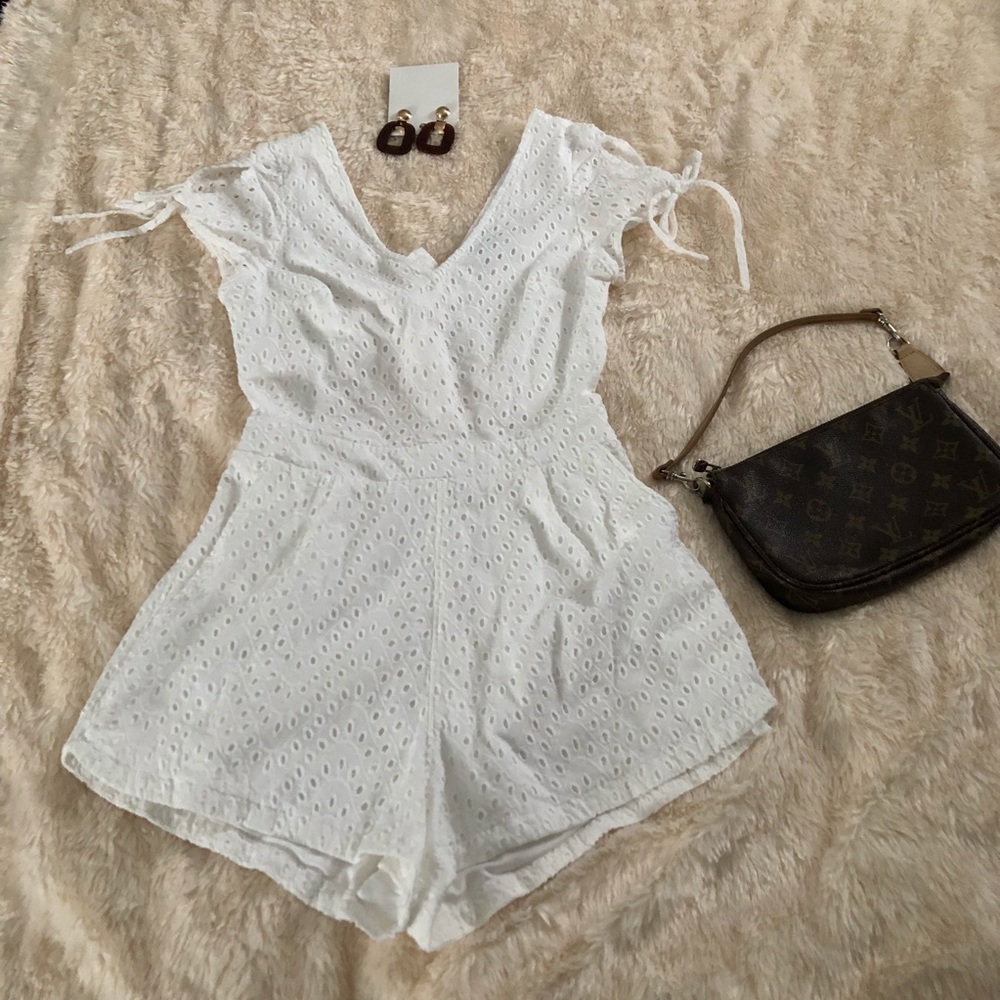 NEVER WORN White short sleeve shorts romper
